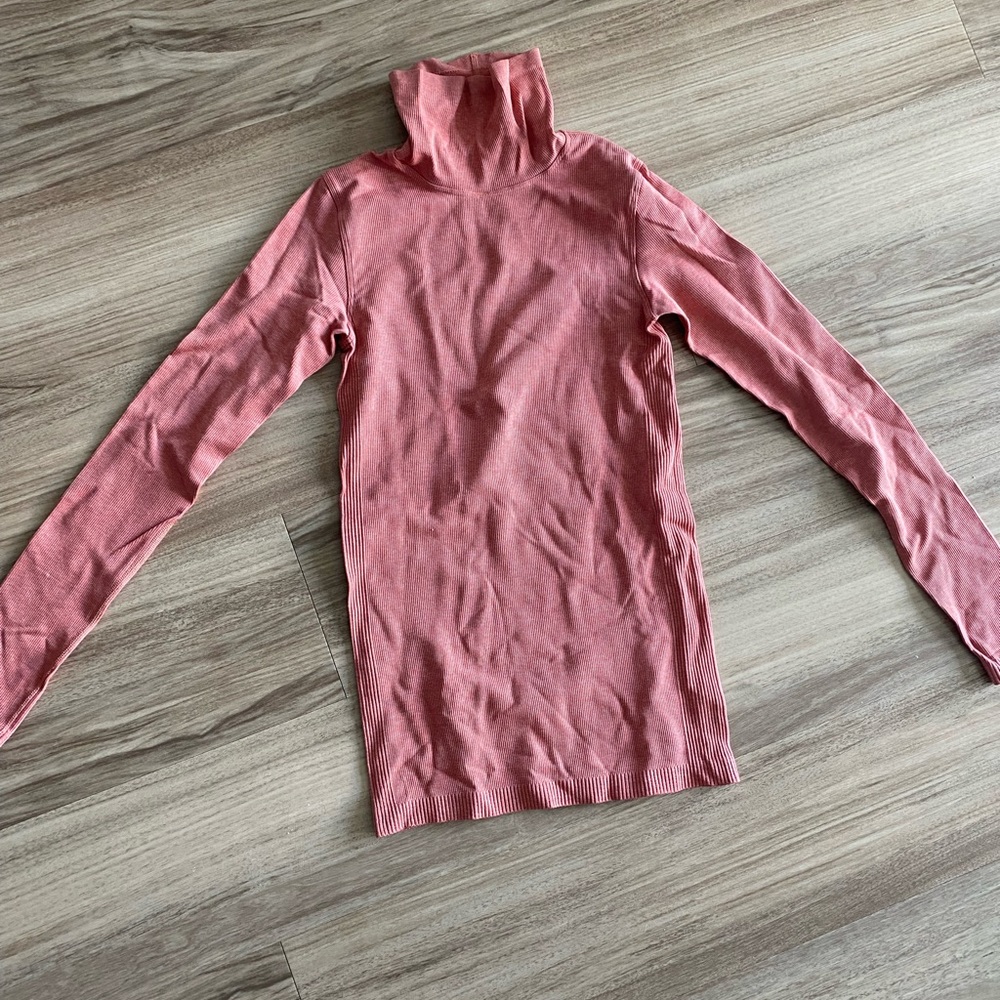 Lululemon pink turtleneck